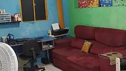 Vende Se Uma Casa  No Foco Do Carnaval 