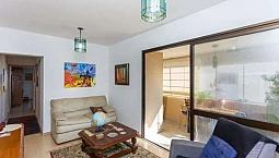 Apartamento 2 Dormitórios, 2 Sacadas, Garagem. Bairro Independência