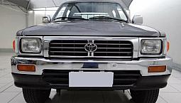 Hillux 2.8 Sr5 2001 Preta