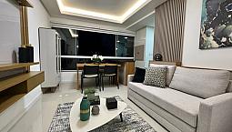 Apartamento Mobiliado E Decorado, Novo E Nunca Habitado. Com Sacada De Frente.