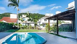 Casa Para Aluguel Possui 241 Metros Quadrados Com 3 Quartos Em Jurerê - Florianópolis - Sc
