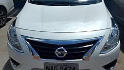 Carro Versa Unique 2016/2017