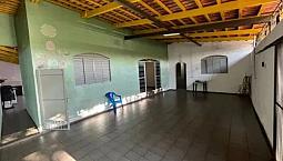 % Casa Com Três Quartos No 40H