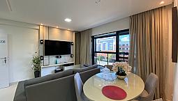 Apartamento Mobiliado Com 02 Quartos, Varanda, Área De Lazer No Jardim Oceania