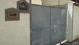 Casa 2 Qtos Colonial , Garagem, Churrasq. ,  5 Min Da Alameda,  2 Depósitos, Renda Comp