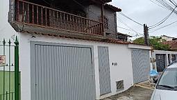 Casa No Centro  Com 4 Quartos Com Suíte Para Locação .