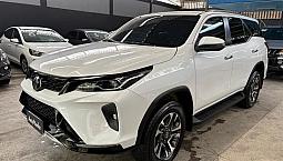 Toyota Hilux Sw4 Srx Plat. 4X4 2.8 Tb Die. Aut. 2025