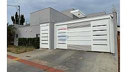 Casa Térrea Com Quintal E 3 Suítes