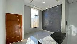 Linda Casa Com 3 Quartos E 2 Banheiros À Venda