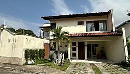 Vendo Casa Em Condomínio  Fechado No Olho D´água  -   Condomínio Costa Mar  -   03 Vagas.