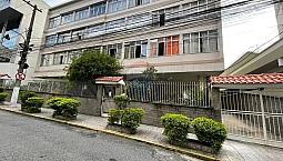 Apartamento 2 Quartos, No Centro De Teresópolis, Com Elevador E Garagem Coberta