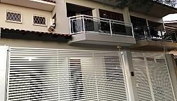 Sobrado De 160M² No Centro Com 1 Suíte + 2 Quartos