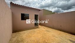 Casa À Venda Em Montes Claros (Bairro Santa Rafaela)  2 Quartos, 180 M², Aceita Financiame