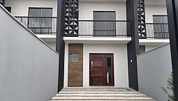 Sobrado Geminado Com 03 Quartos Sendo 1 Suíte