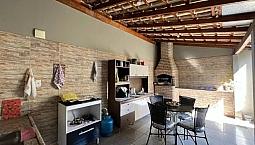 Vendo Linda Casa 3Qts, 2 Banheiros, 180M