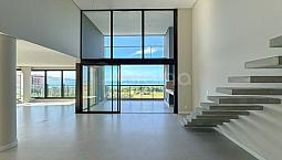 Duplex Com 3 Suítes Com 230,35m² Em Jurerê, Florianópolis.
