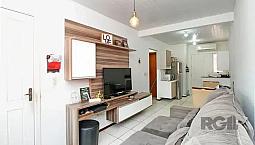 Esta Ótima Casa Térrea De 2 Dormitórios Oferece Um Ambiente Espaçoso E Confortável, Perfei