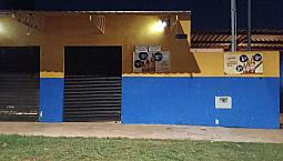Aluga-se Salão Com A Casa