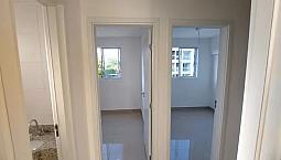 Sala, Varanda, Cozinha Integrada, 3 Quartos Sendo 1 Suíte Master. Piso Em Porcelanato.