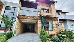 Excelente Casa Em Condomínio Fechado 