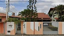 Casa Em Lagoa Nova, 4 Quartos, 1 Suíte, 242M2, 5 Vagas De Garagem.