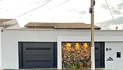 Casa Em Cuiabá, 3 Quartos E 2 Banheiros