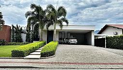 Casa De Alto Padrão Disponível Venda, Condomínio Residencial Quinta Dos Guimarães, 3 Suíte
