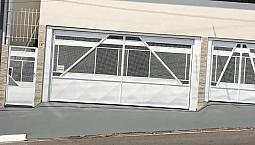 Casa Para Venda Possui 132 Metros Quadrados Com 3 Quartos