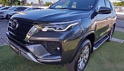 Toyota Hilux Sw4 2.8 D-4D Turbo Diesel Srx 7L 4X4 Automático