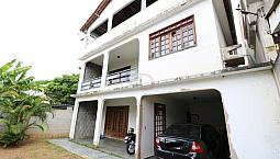 Casa Honorio Fraga, 400 M² Construída, Três Andares, Com Piscina.
