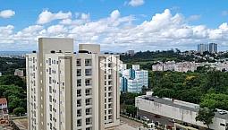 Apartamento 2 Dormitórios Com Sacada E Churrasqueira
