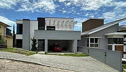 Casa De Alto Padrão Com 5 Quartos Sendo 3 Suítes Em Condomínio No Bairro Trindade Em Flori