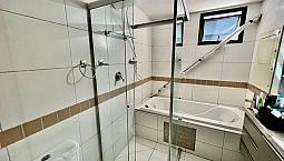 Apartamento Localizado No Corredor Vera Arruda A Poucos Metros Da Praia Com 4/4 Sendo 3 Su