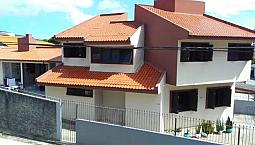 Linda E Ampla Casa Com Piscina
