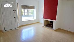 Linda Casa Em Condomíno. São 4 Suítes Sendo 1 Master - Sala C/Lareira - Agende Sua Visita