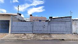 Vdo Casa 02 Quartos + Barraco Lateral - Qnm  10  Conj.  E,  Quit/Escrit - R$290.000,00