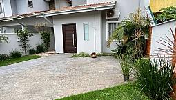 Casa Para Venda Tem 115 Metros Quadrados Com 3 Quartos Em Espinheiros - Joinville - Santa 