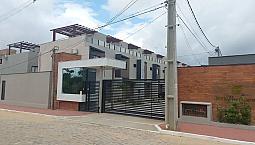 Alugar - Casa Triplex Projetada Em Parque Das Árvores - 3/4 - Duas Suítes - 137M²
