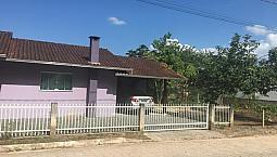 Linda Casa No Centro De Guabiruba!