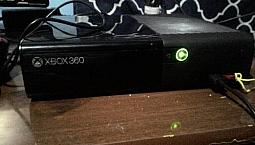 Xbox 360 Super Slim + Monitor
