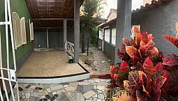 Alugo Casa De Três Quartos Com Vaga E Quintal