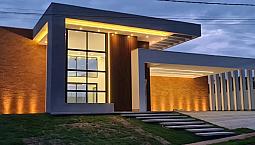 Casa À Venda De Alto Padrão Com 217 M² Útil, 3 Suítes, 4 Vagas Em Condominio.