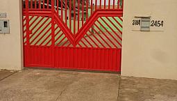 Aluga Se Uma Casa Próximo Ao Shopping 