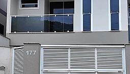 Alugo Geminiana Com Três Quartos Sendo Um Suite Mais Sala Cozinha Lavanderia Banheiro 