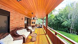 Linda Casa Beira De Lagoa Em Ibiraquera