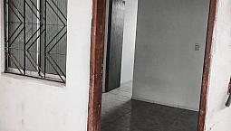 Casa 1/4 Sala, Coz Americana, Banheiro, Área Coberta Na Frente.