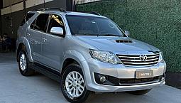 Toyota Hilux Sw4 Srv D4-d 4x4 3.0 Tdi Dies. Aut 2015