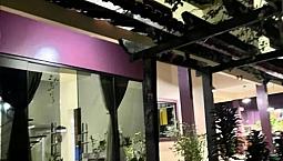 Alugo Linda Casa Em Condomínio Com 4 Quartos 