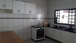 Casa Espaçosa Em Porcelanato