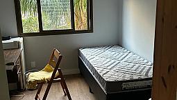 ? Quarto Disponível Em Porto Alegre (Petrópolis) - Somente Para Meninas